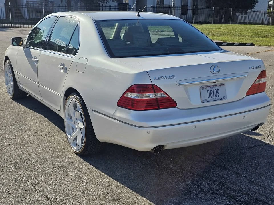 2005 Lexus LS 3rd Gen - Image 7 of 12