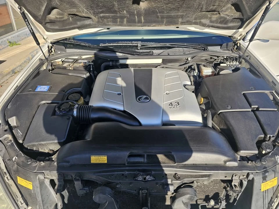 2005 Lexus LS 3rd Gen - Image 12 of 12