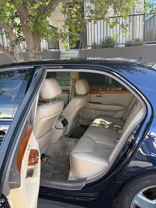 2005 Lexus LS 3rd Gen - Image 4 of 9