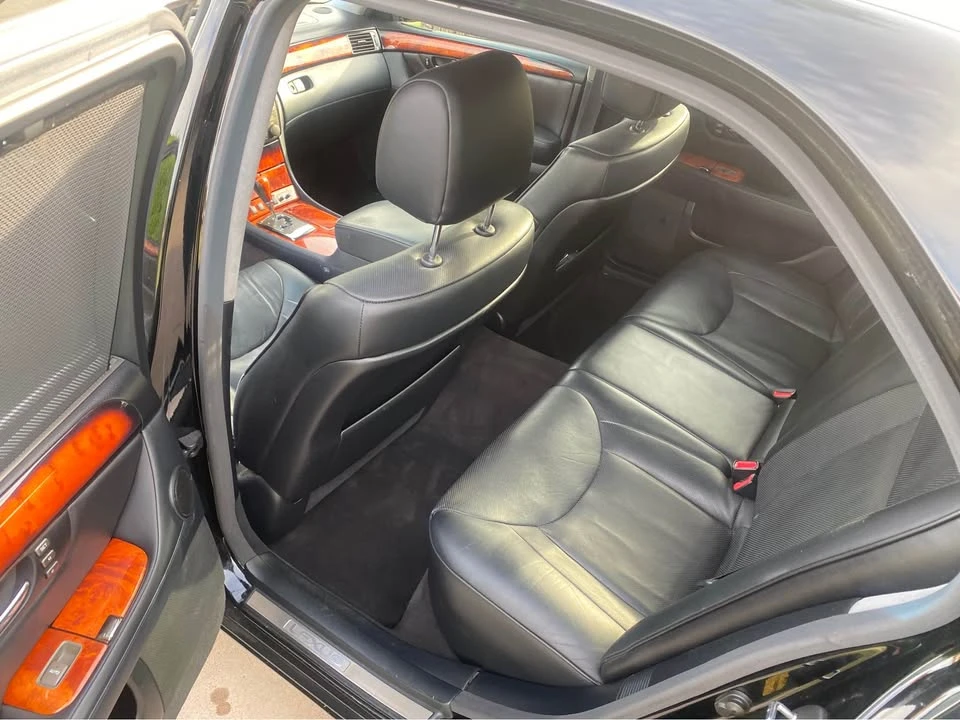 2005 Lexus LS 3rd Gen - Image 14 of 18