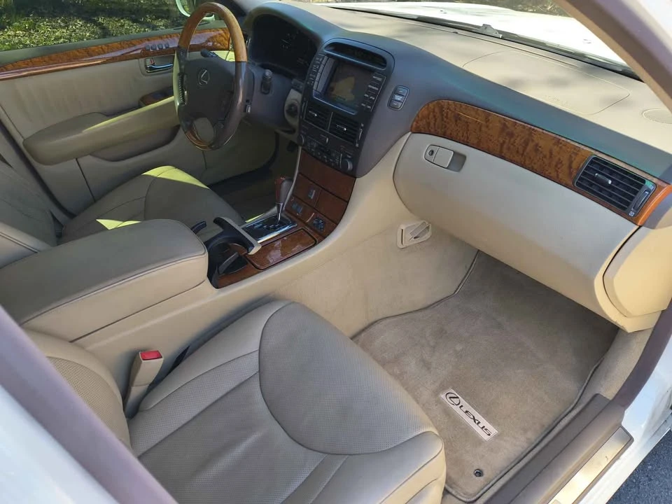 2005 Lexus LS 3rd Gen - Image 14 of 16