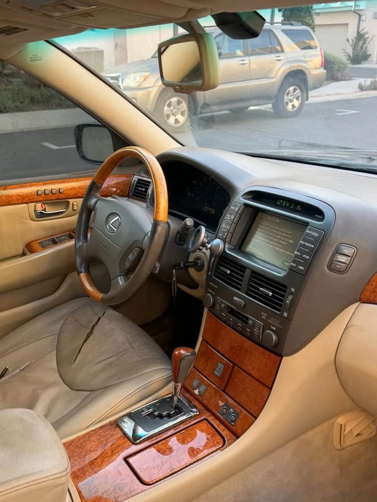 2005 Lexus LS 3rd Gen - Image 9 of 9