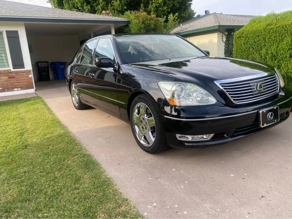 2005 Lexus LS 3rd Gen - Image 2 of 18