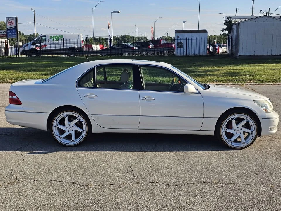2005 Lexus LS 3rd Gen - Image 4 of 12