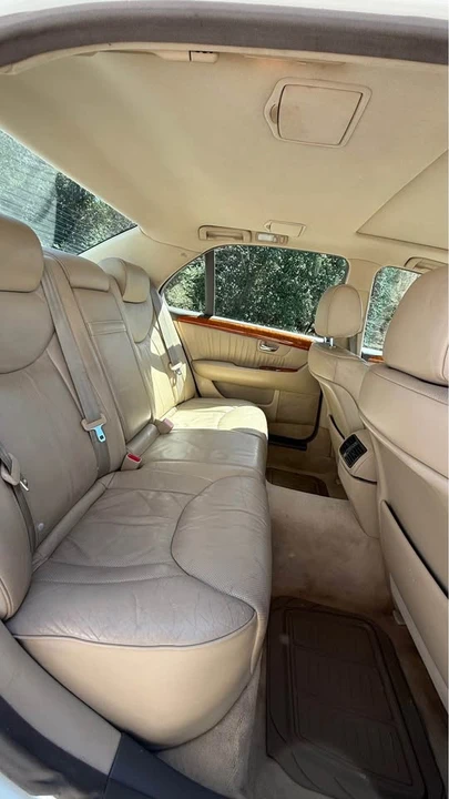 2005 Lexus LS 3rd Gen - Image 5 of 8