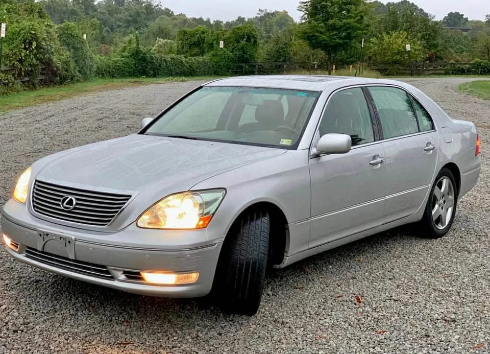 2005 Lexus LS 3rd Gen - Image 2 of 11
