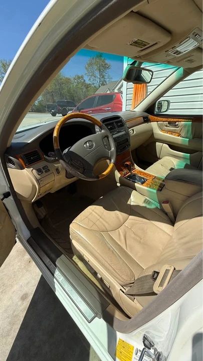 2005 Lexus LS 3rd Gen - Image 7 of 8