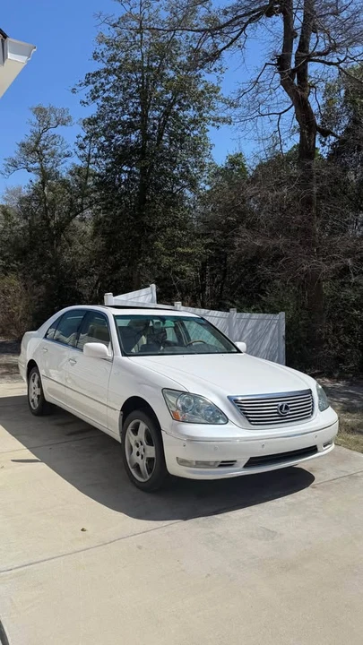 2005 Lexus LS 3rd Gen - Image 2 of 8