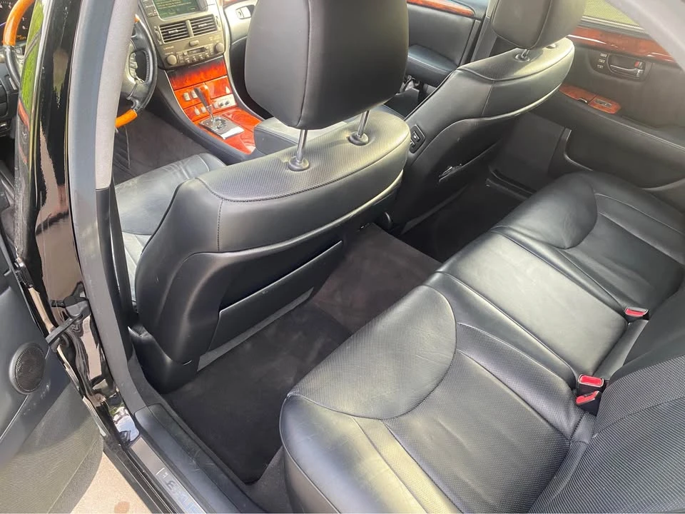 2005 Lexus LS 3rd Gen - Image 12 of 18