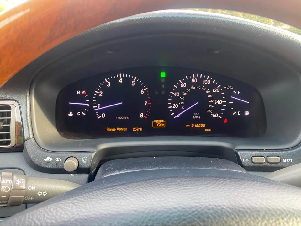 2005 Lexus LS 3rd Gen - Image 16 of 18