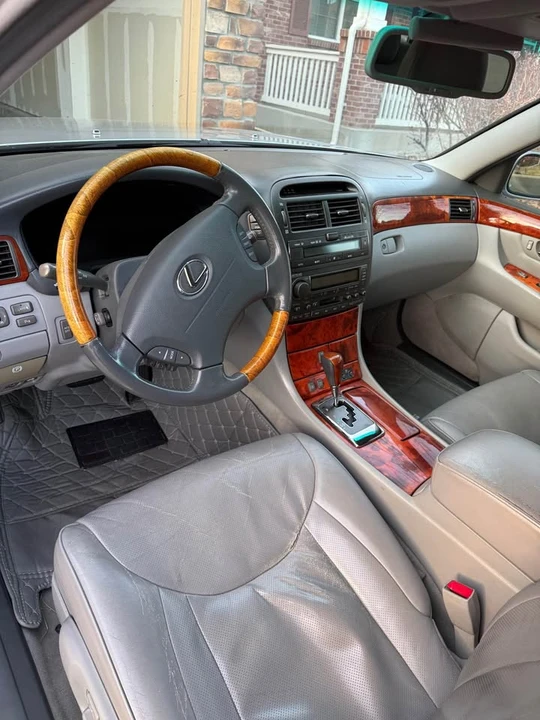 2005 Lexus LS 3rd Gen - Image 3 of 7