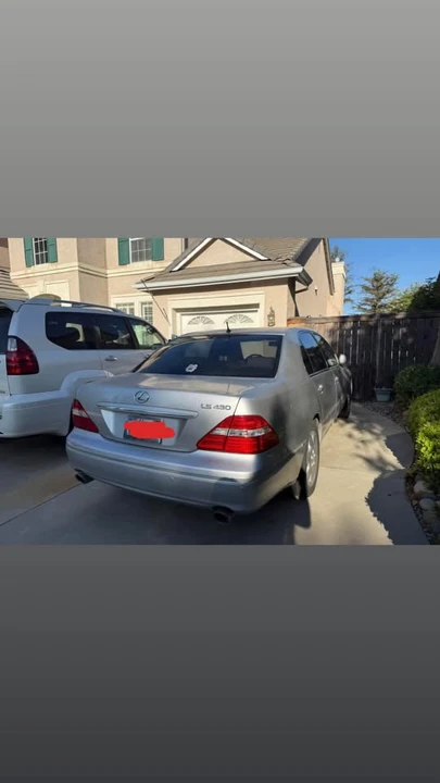 2005 Lexus LS 3rd Gen - Image 2 of 11