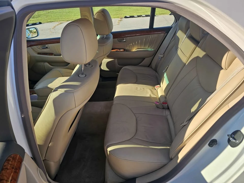 2005 Lexus LS 3rd Gen - Image 8 of 12