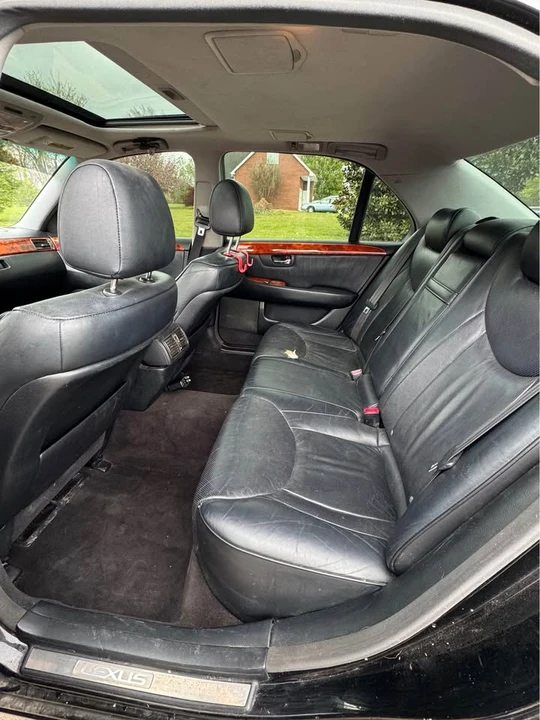 2005 Lexus LS 3rd Gen - Image 11 of 14