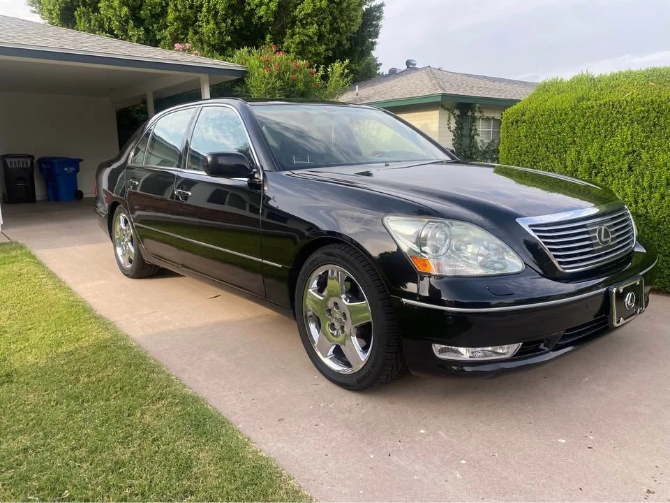 2005 Lexus LS 3rd Gen - Image 3 of 18