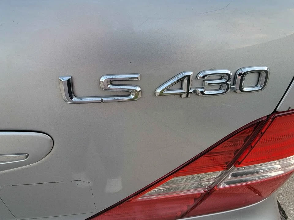 2005 Lexus LS 3rd Gen - Image 11 of 12