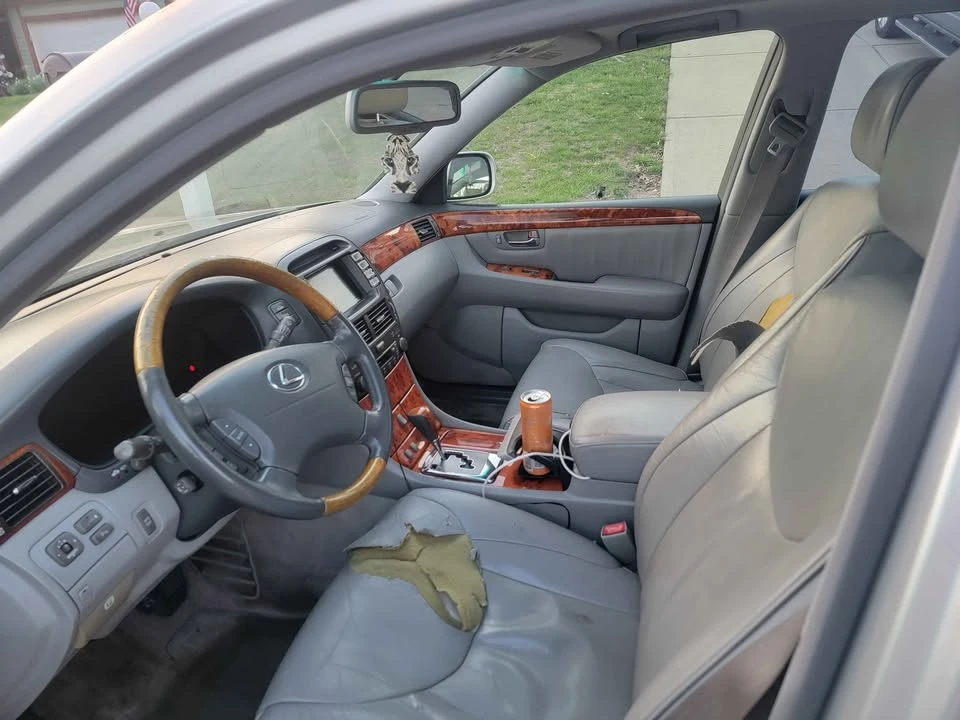 2005 Lexus LS 3rd Gen - Image 4 of 12