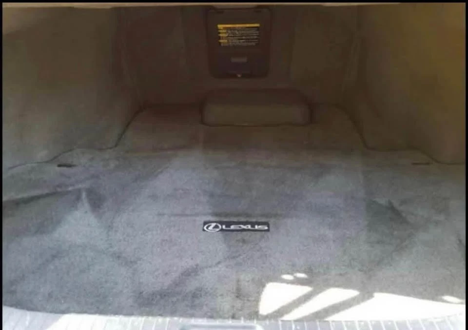 2005 Lexus LS 3rd Gen - Image 11 of 11