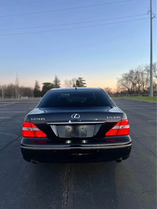 2005 Lexus LS 3rd Gen - Image 6 of 19