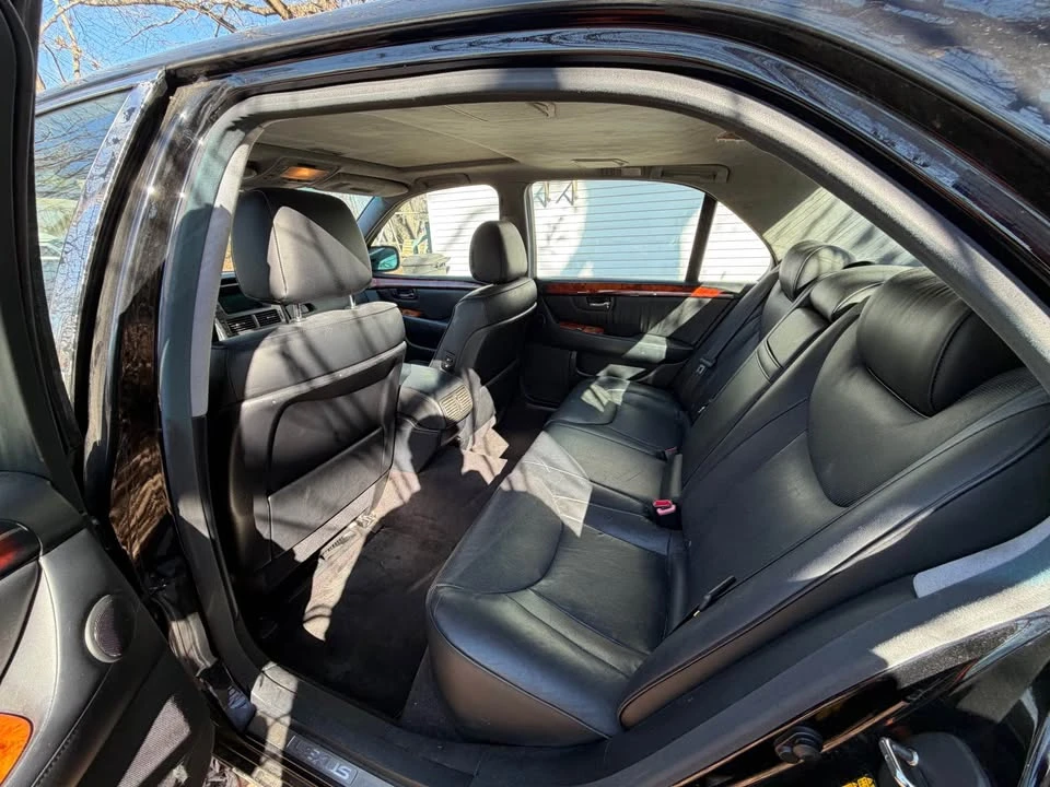 2005 Lexus LS 3rd Gen - Image 5 of 12