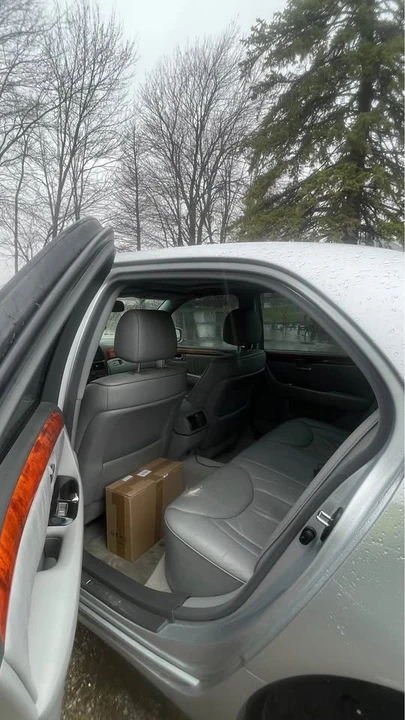 2005 Lexus LS 3rd Gen - Image 12 of 13