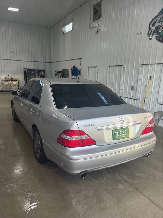 2005 Lexus LS 3rd Gen - Image 8 of 13