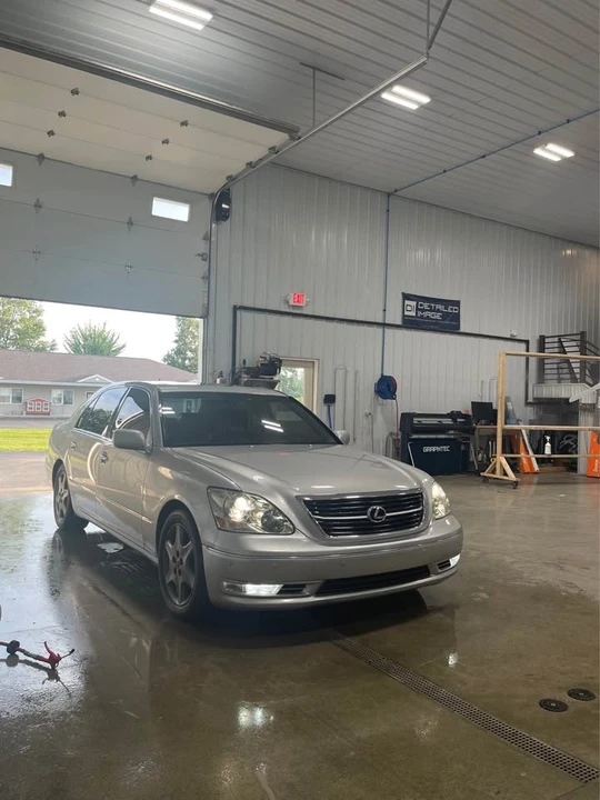 2005 Lexus LS 3rd Gen - Image 3 of 13
