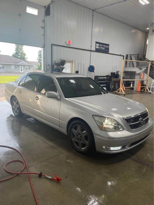 2005 Lexus LS 3rd Gen - Image 4 of 13