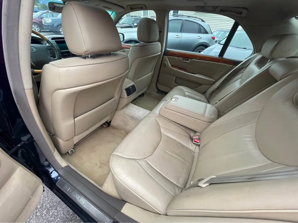 2005 Lexus LS 3rd Gen - Image 17 of 19