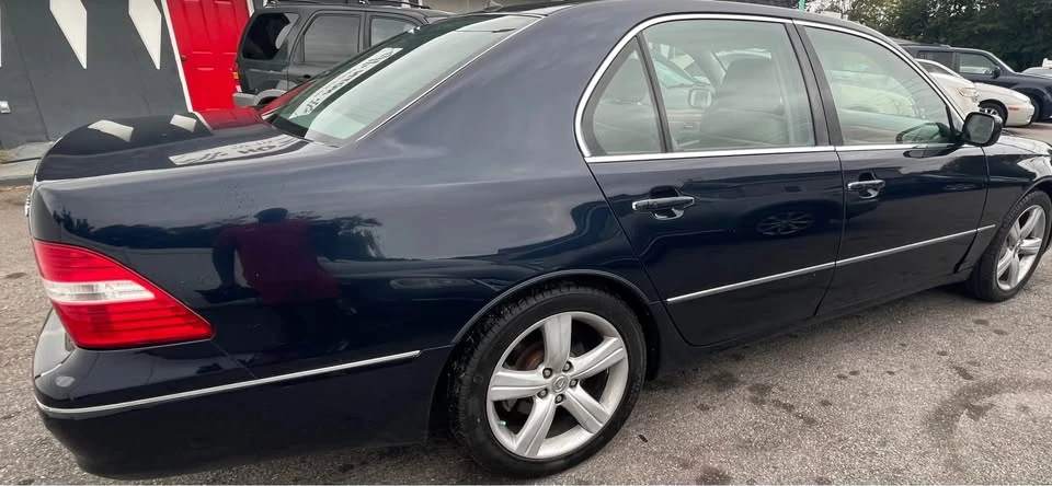 2005 Lexus LS 3rd Gen - Image 8 of 19