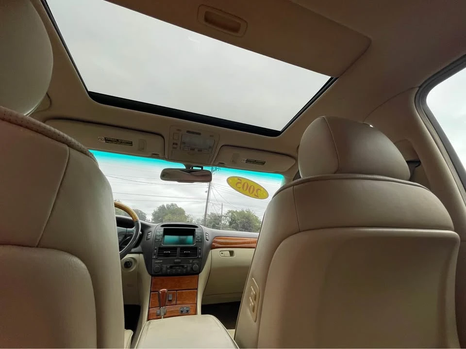 2005 Lexus LS 3rd Gen - Image 19 of 19