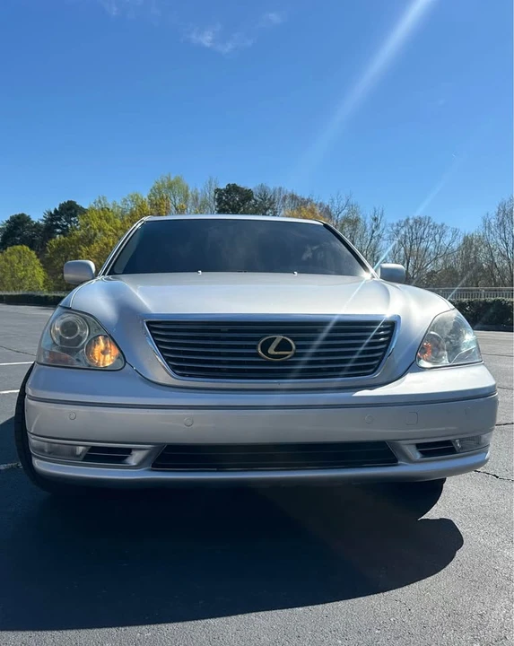 2005 Lexus LS 3rd Gen - Image 4 of 11
