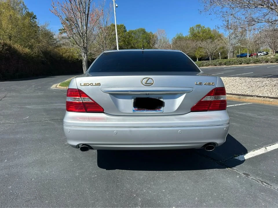 2005 Lexus LS 3rd Gen - Image 2 of 11