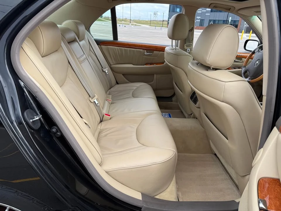 2005 Lexus LS 3rd Gen - Image 5 of 12