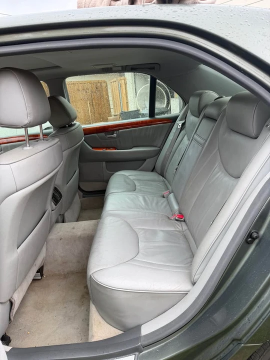 2005 Lexus LS 3rd Gen - Image 11 of 11
