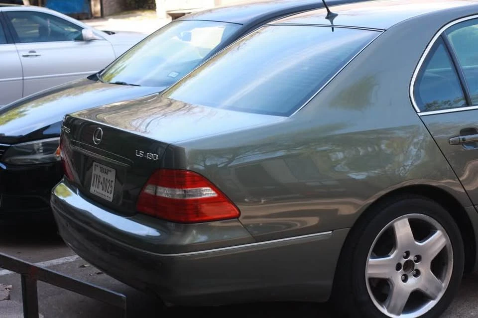 2005 Lexus LS 3rd Gen - Image 5 of 11
