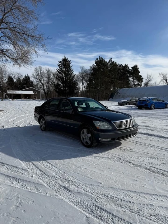 2005 Lexus LS 3rd Gen - Image 2 of 11
