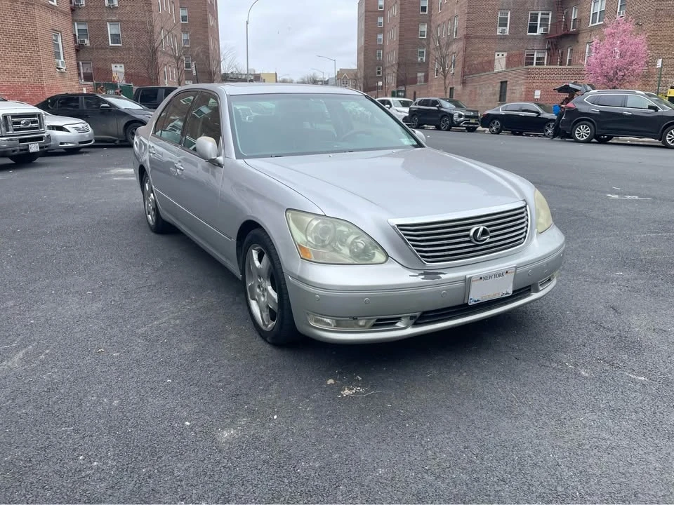 2005 Lexus LS 3rd Gen - Image 2 of 20