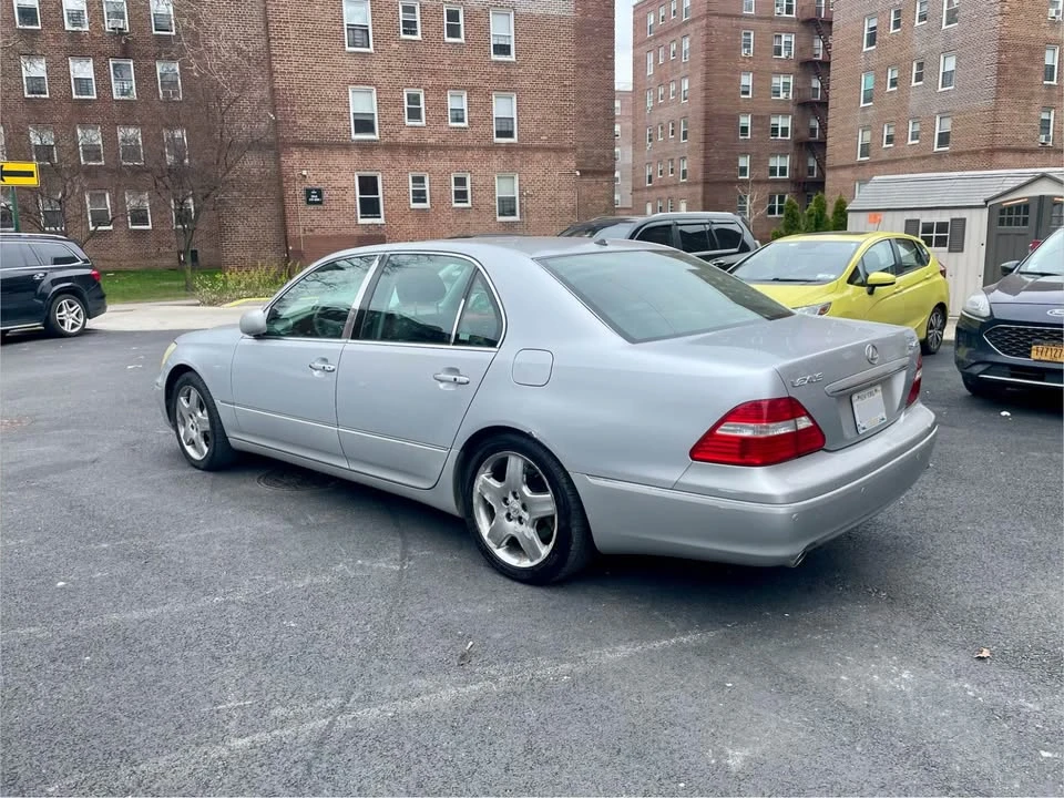 2005 Lexus LS 3rd Gen - Image 7 of 20