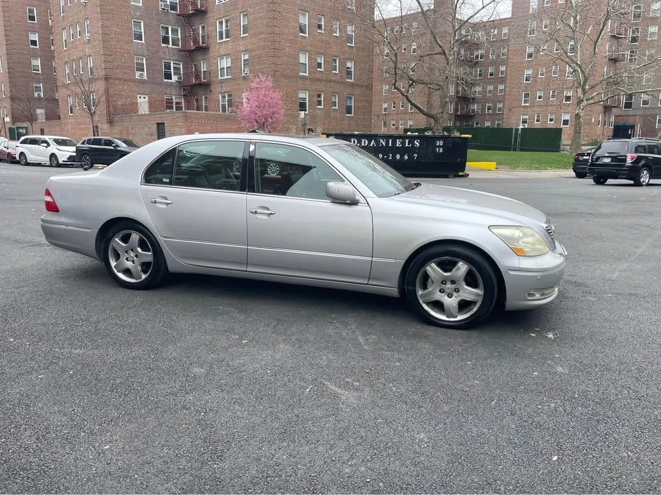 2005 Lexus LS 3rd Gen - Image 4 of 20