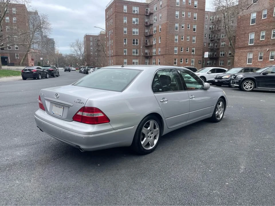 2005 Lexus LS 3rd Gen - Image 8 of 20