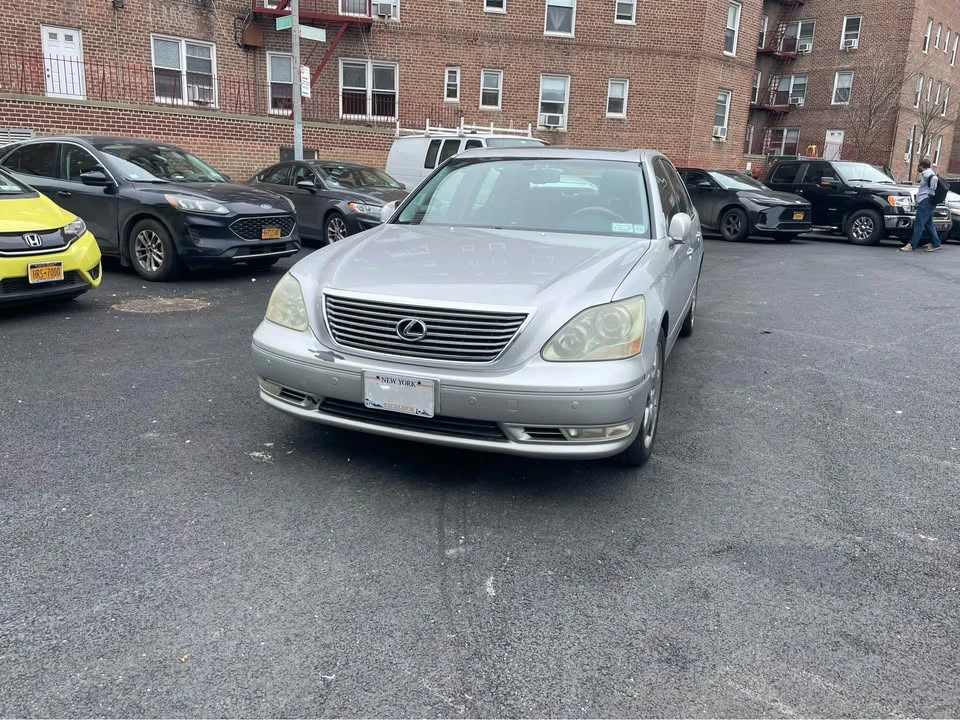 2005 Lexus LS 3rd Gen - Image 3 of 20