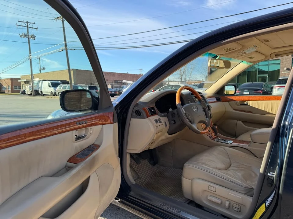 2005 Lexus LS 3rd Gen - Image 11 of 19