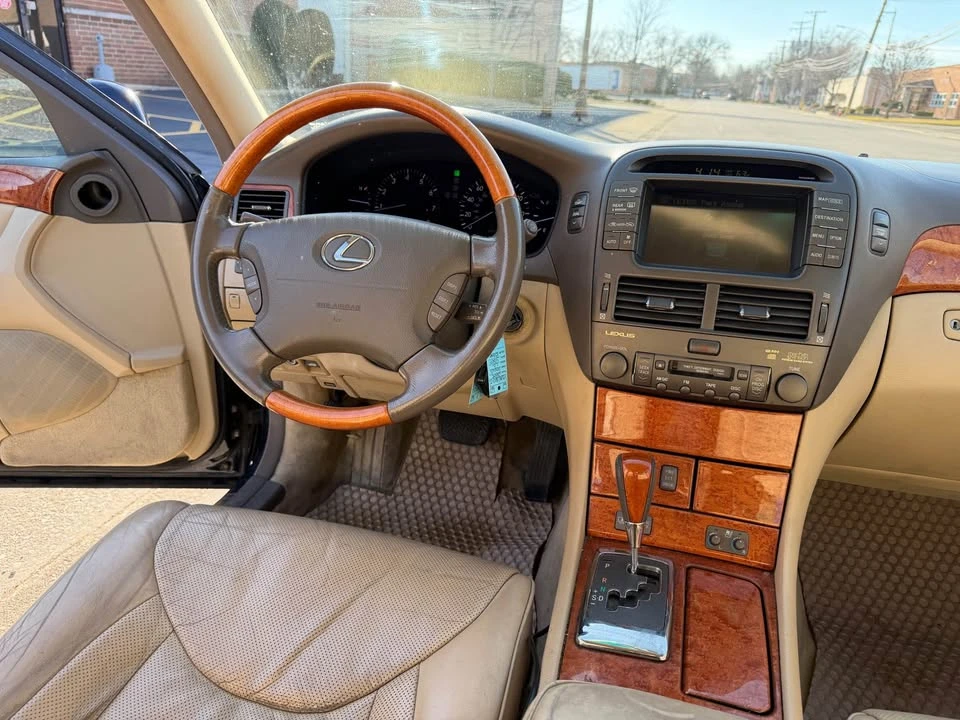 2005 Lexus LS 3rd Gen - Image 7 of 19