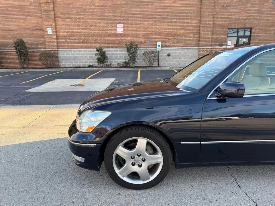 2005 Lexus LS 3rd Gen - Image 5 of 19