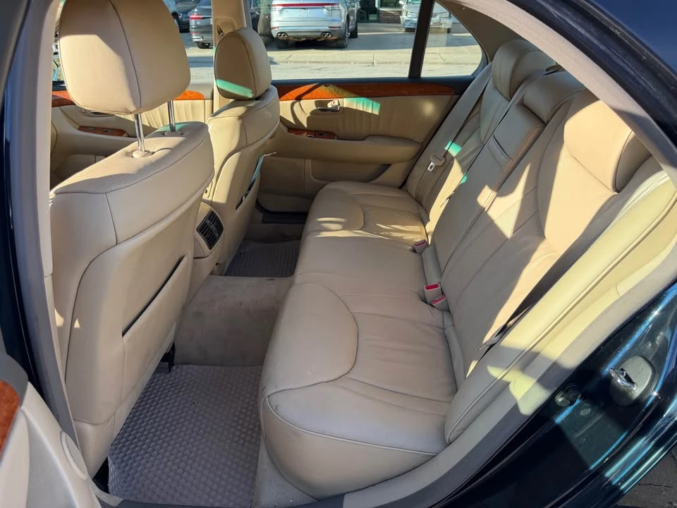 2005 Lexus LS 3rd Gen - Image 9 of 19