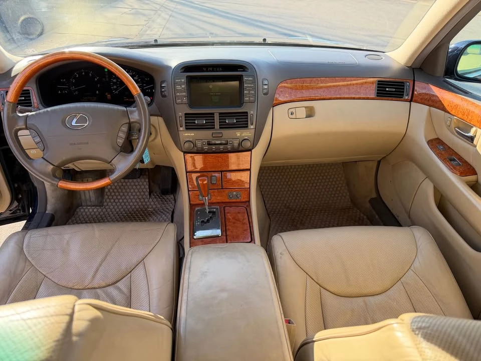 2005 Lexus LS 3rd Gen - Image 6 of 19