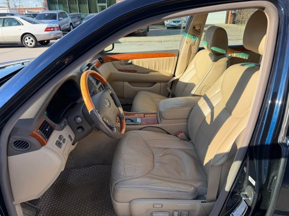 2005 Lexus LS 3rd Gen - Image 10 of 19