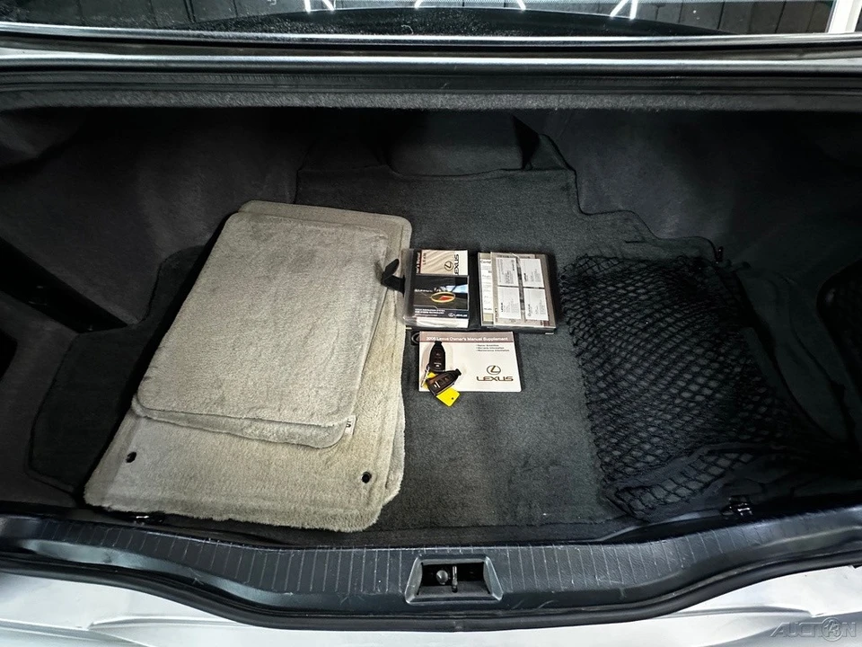2005 Lexus LS 3rd Gen - Image 22 of 24