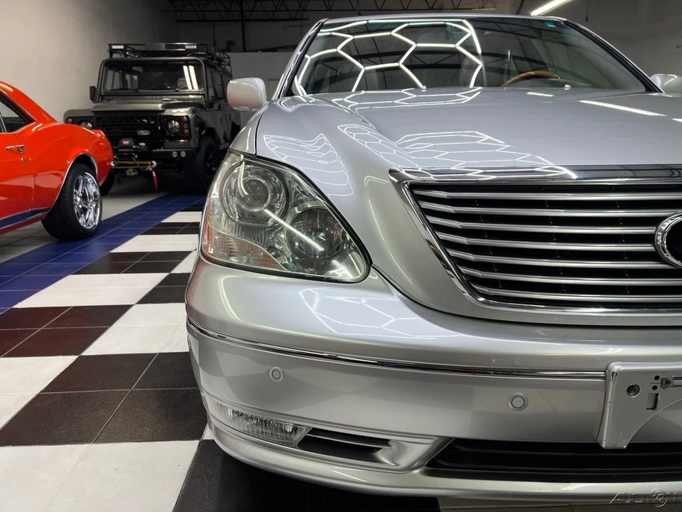 2005 Lexus LS 3rd Gen - Image 2 of 24